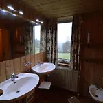 펜션 Hillside Retreat With Pond *