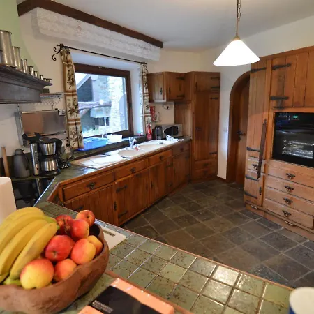 With 5 Bedrooms And 4 Bathrooms Сasa de vacaciones