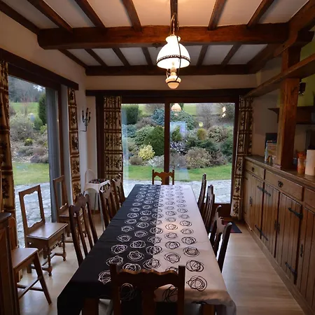 Hillside Retreat With Pond Casa vacanze