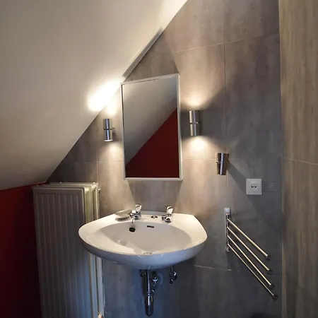 Prázdninový dům Hillside Retreat With Pond *