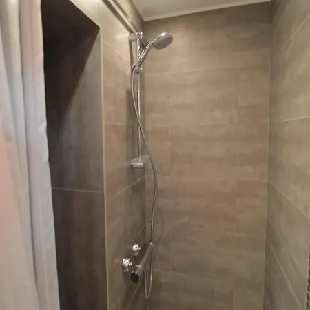 Hillside Retreat With Pond *