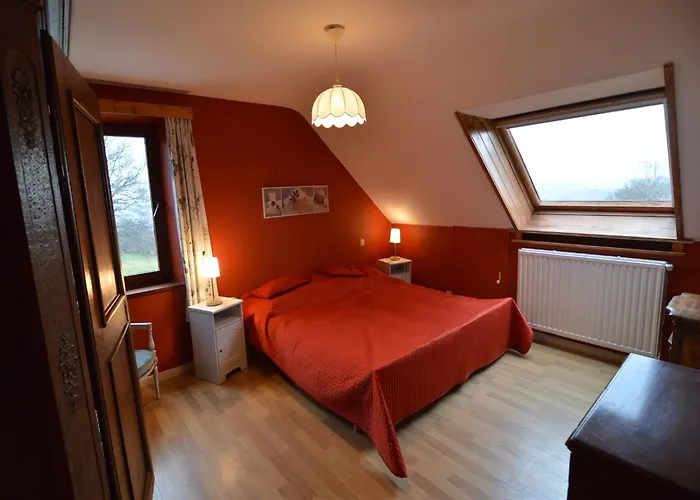 Hillside Retreat With Pond *