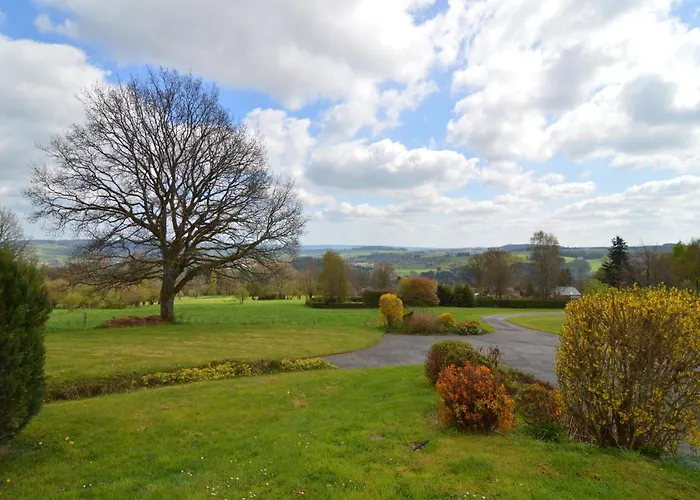 Hillside Retreat With Pond Casa vacanze *